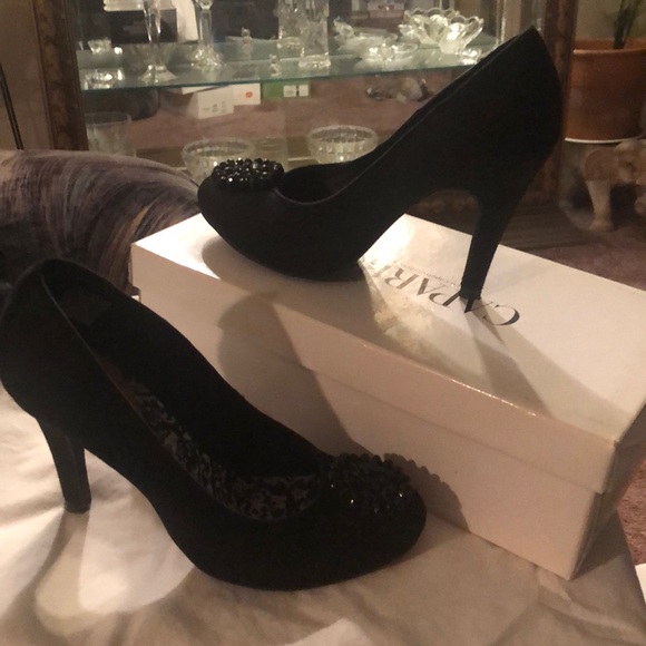 Shoe - Picture 2 of 3